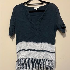 Stevie Hender Blue and White Asymmetrical Short Sleeve Tee Size Medium